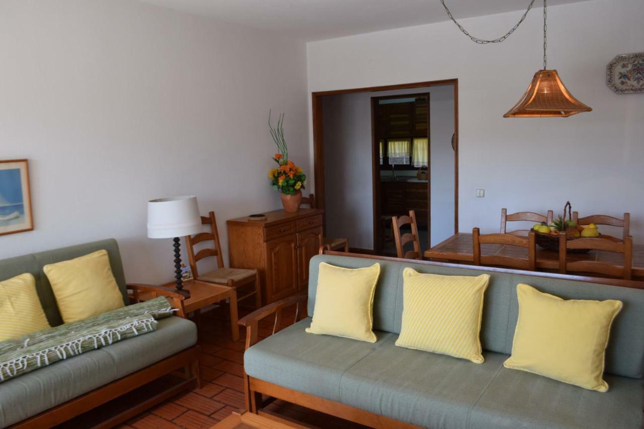 Apartamento T2 Com Piscina E Wifi A 350 Metros Da Praia Olhos de Agua  Exterior photo