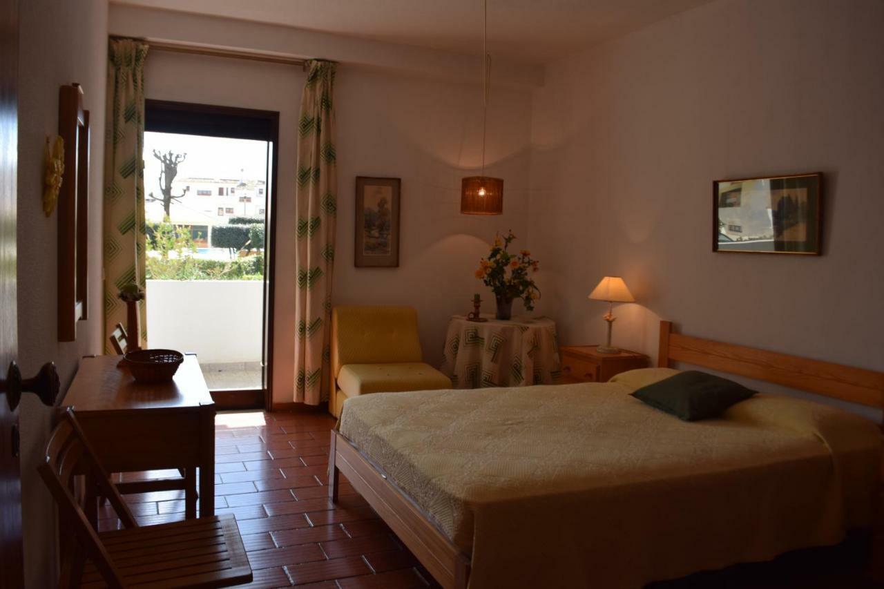 Apartamento T2 Com Piscina E Wifi A 350 Metros Da Praia Olhos de Agua  Exterior photo